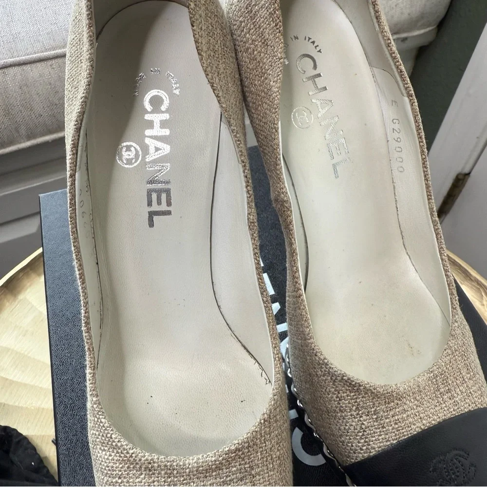 CHANEL Beige and Black Heels - Picture 12 of 13